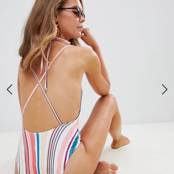 NWOT Cutout Waist Tie Front Swimsuit Size 4 - Picture 2 of 4